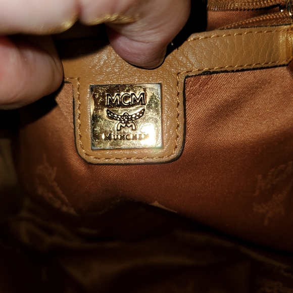 COPY - MCM EUC VISESTOS LEATHER DRAWSTRING CROSSBODY TOTE - Picture 7 of 13